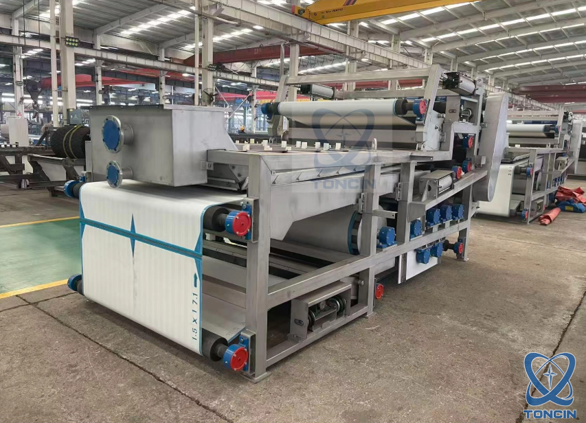 Ленточный фильтр-пресс упрощает обезвоживание осадка