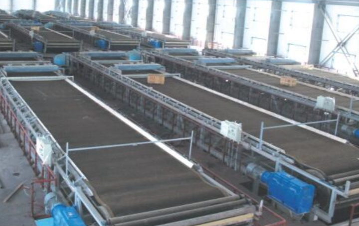 Что такое резиновая конвейерная лента и как она работает в промышленности